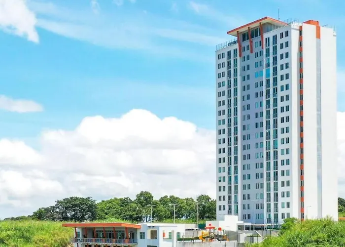 Charming Retreat Heredia: Your Home Away From Home