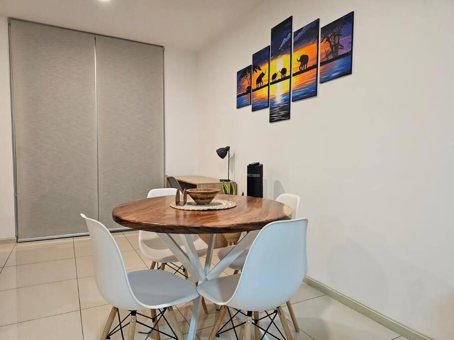 Apartment Charming Retreat Heredia: Your Away From Heredia